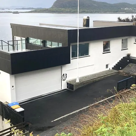 Villa With A View *
