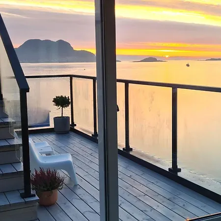 Villa With A View *